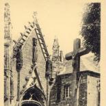 Le Calvaire et le Porche de la Chapelle de Saint Tugen