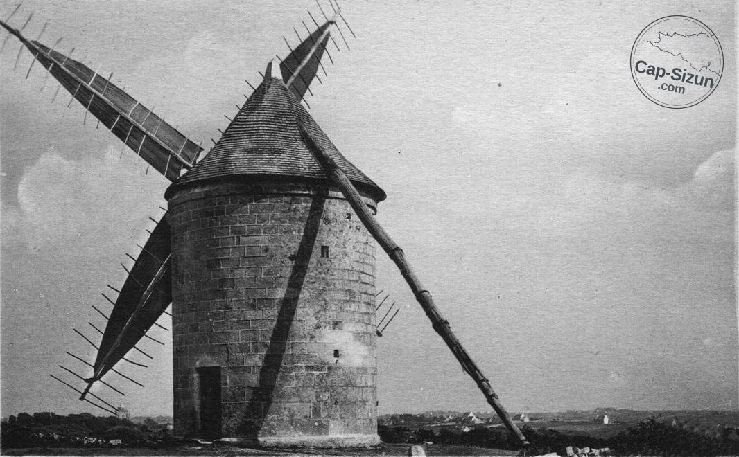 Primelin, moulin a vent de Kerhaz Biliec