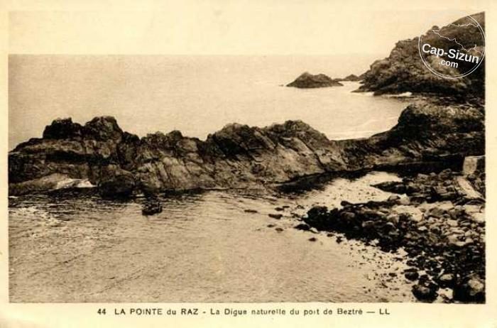 La digue naturelle du port de Bestrée