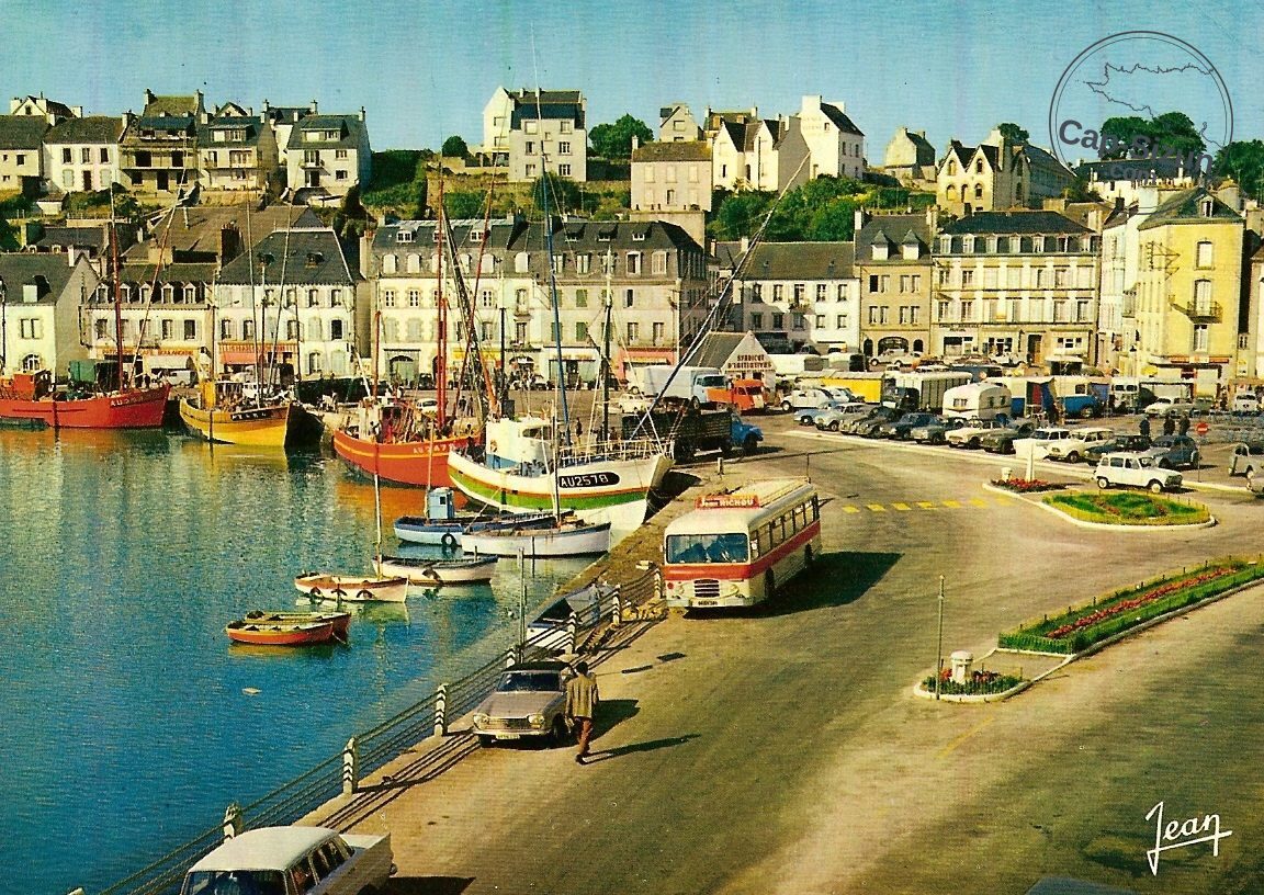 Centre ville d'Audierne vers 1965-1970