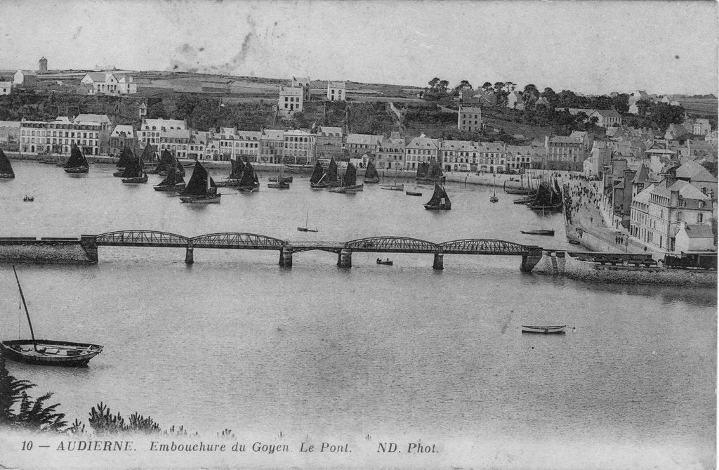 Le port d'Audierne vu de Loquéran