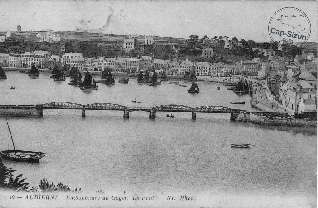 Le port d'Audierne vu de Loquéran